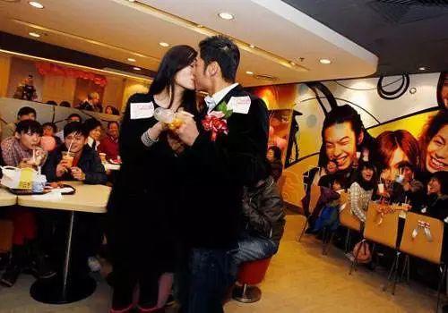 丧心病狂！麦当劳竟然推出婚宴套餐！？