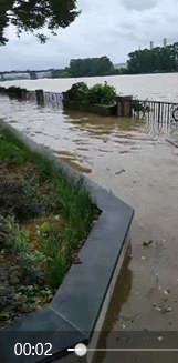 紧急预警！今晚有洪水！多地已经被淹！东莞人挺住！麻烦转给更多的人知道！