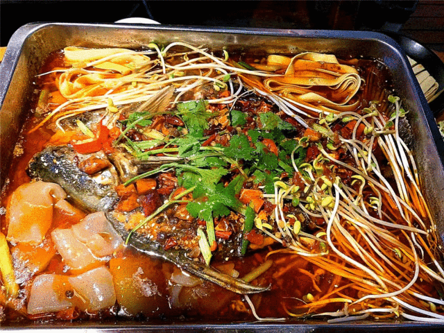 最火爆宵夜！49.9元张三疯烧烤3-4人餐招牌烤鱼（魔芋+豆腐条+豆芽）+烤鸡翅尖6串+烤深海鱼丸4串......
