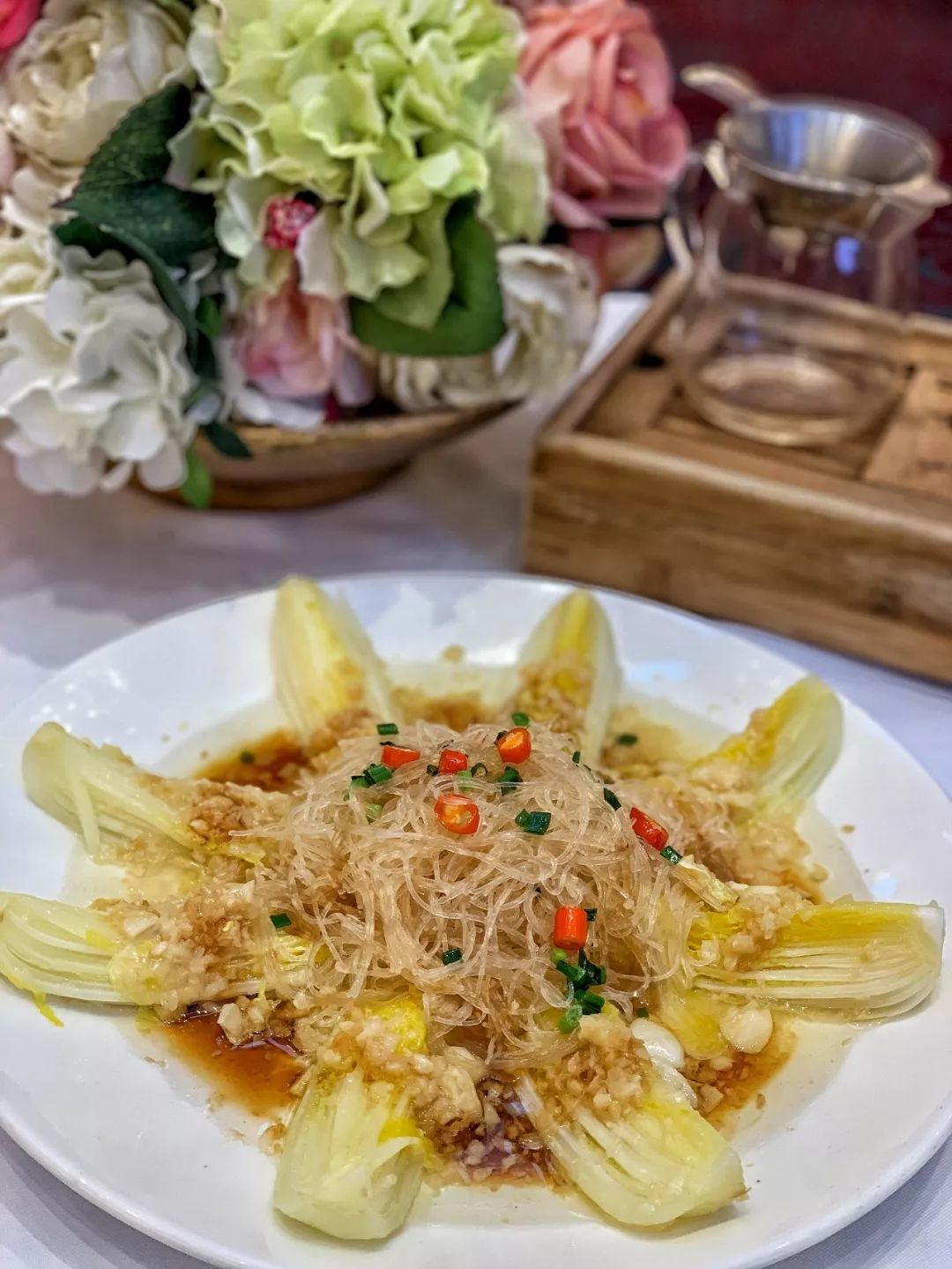 【两店通用】经典粤式味，98元抢购【稻香酒家】精选3-4人餐，川味口水鸡•云霄黄金焗虾•柠檬蛋散多种菜品