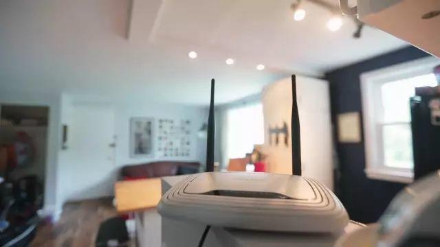 路由器要不要关？80%的人都做错了，难怪信号越来越差！