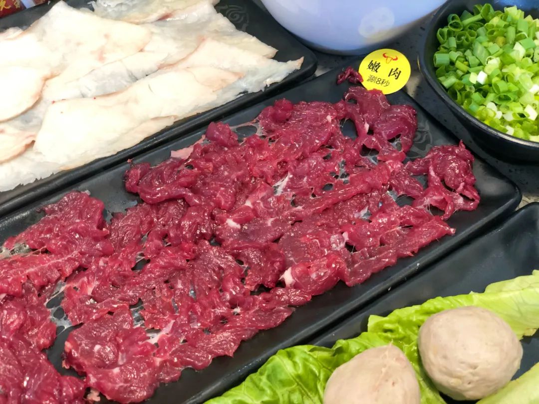 一天一头牛，新鲜不隔夜！108元享上引鲜切牛肉自助火锅四人餐！