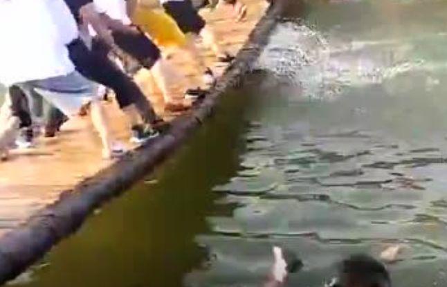 又出事了！女子在这种“网红桥”上被甩出，结果…