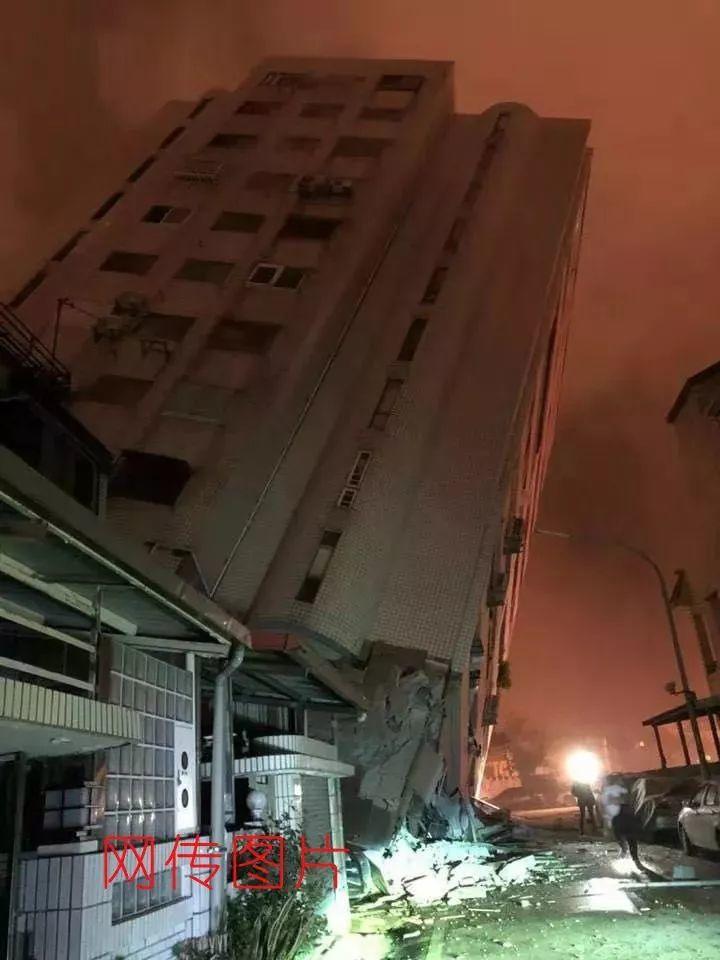 刚刚，噩耗再次传来！13人死亡200伤！7岁儿子遇难，爸爸失声痛哭