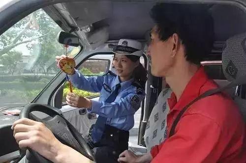 紧急提醒！已查2900宗！东莞交警查车内挂饰！