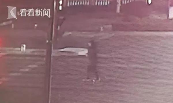 男子撞死人逃逸,让哺乳期媳妇顶包!更离奇的是死者刚刚杀了人……