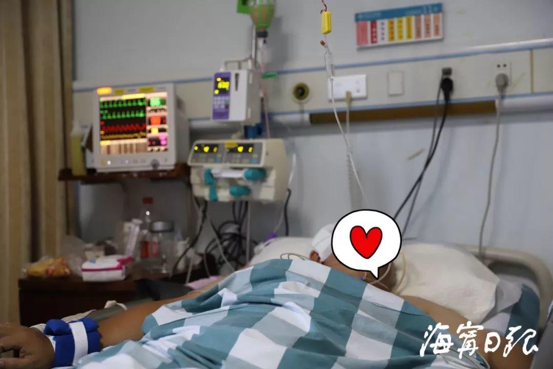 小伙玩手机时突发中风!不省人事急送ICU!原因让人无语...很多人都在犯这个错!