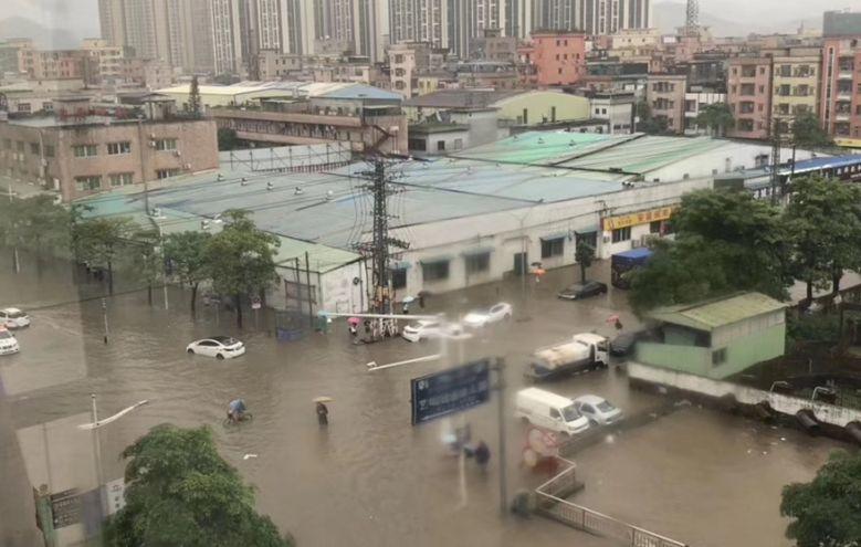 可怕！今早东莞多地严重水浸！未来几天将发生暴雨到大暴雨+8级大风.........