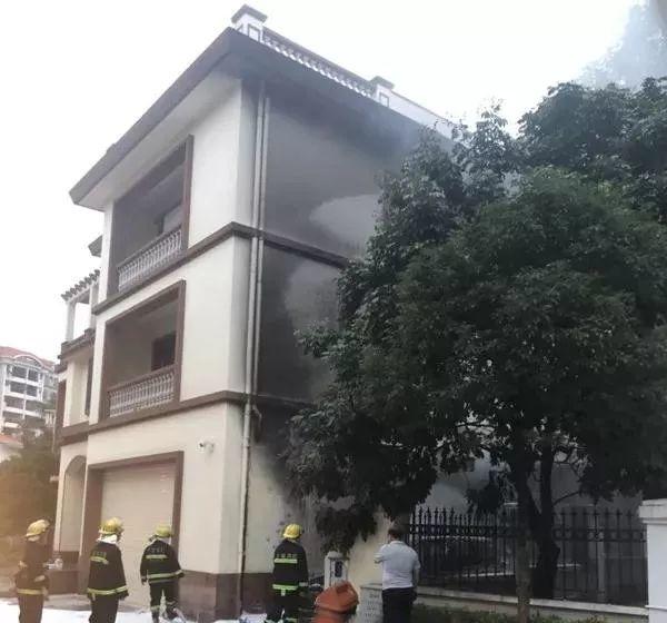 突发！东莞一小时内两起火灾！火光熊熊！太吓人了！