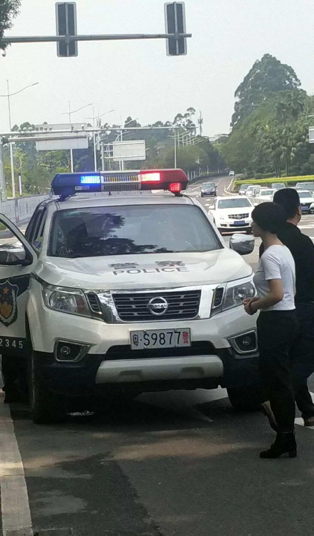 东莞车主追尾扣8分罚500元！被追尾者扣3分罚150元！
