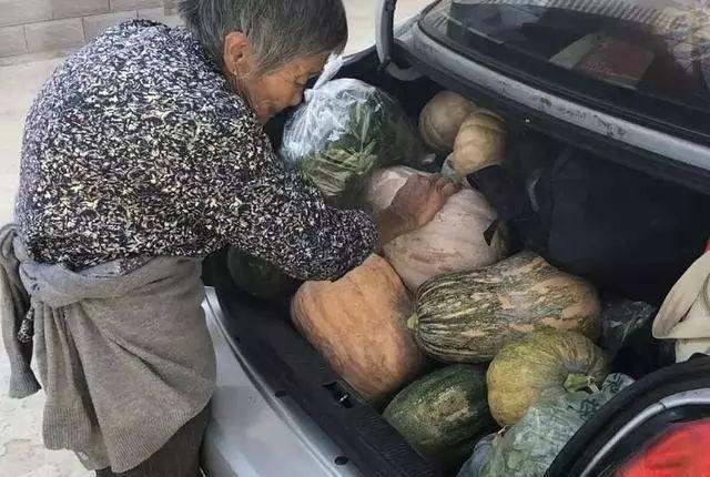 返程行李箱霸屏，可尴尬一幕出现了……一大波媳妇集体吐槽