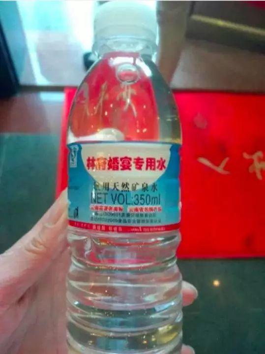 广东真正的土豪婚礼！豪车游艇328围酒席！唔收利是，每人还发500蚊！