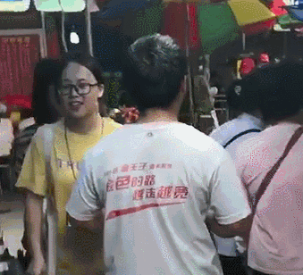 变态！事发东莞地铁站！女士们一定要看！！！