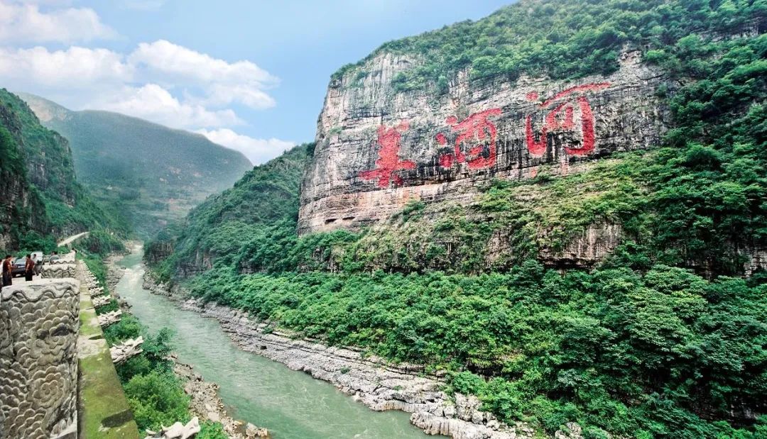 郭大师酒：天然洞藏成就柔雅酱香白酒