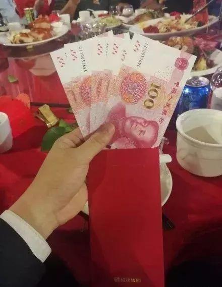 广东真正的土豪婚礼！豪车游艇328围酒席！唔收利是，每人还发500蚊！