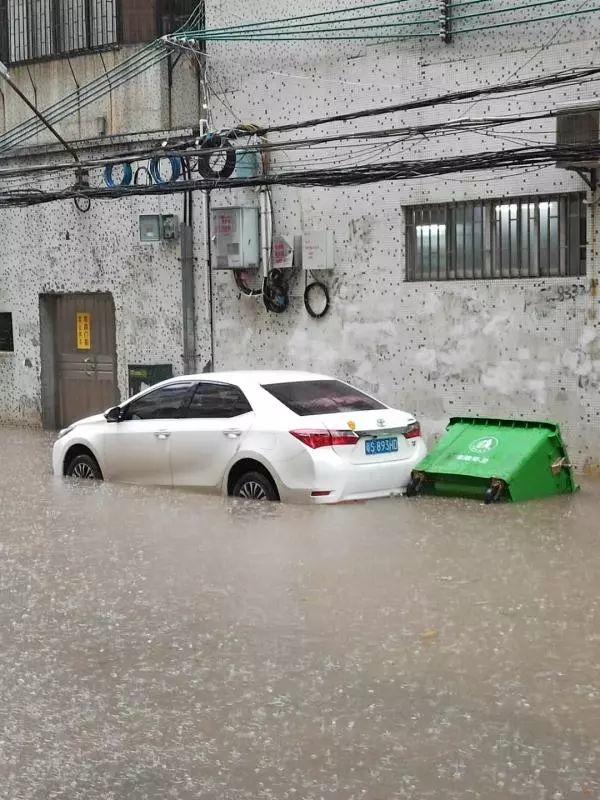 水浸街又来了！雷雨大风+暴雨预警生效！地质灾害预警三级！