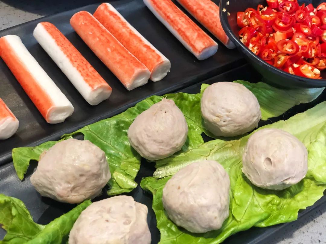 一天一头牛，新鲜不隔夜！108元享上引鲜切牛肉自助火锅四人餐！