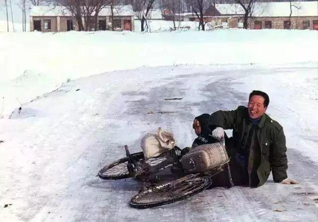 0年前，过年走亲戚老照片！满满回忆，你还记得多少？"