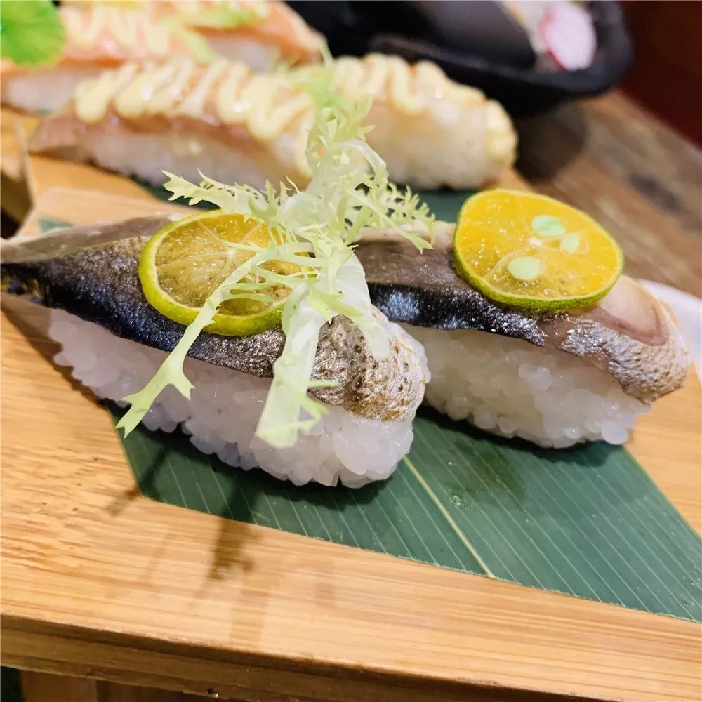 味蕾控必打卡！118元抢居田屋日料2-3人餐：三文鱼+塔塔立鱼+炙烧寿司拼盘+和风牛肉+回转寿司+烧汁肥牛拉面+什锦天妇罗···