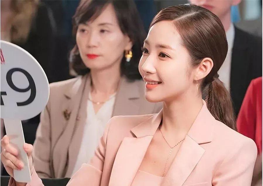 女星“私生活”曝光：出道13年，吻遍娱乐圈男神，33岁的她究竟有什么“斩男”秘诀？