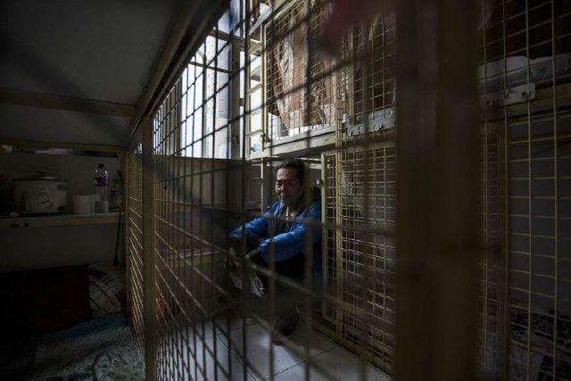 见过香港的"棺材房"，才知道自己住在东莞有多幸福！