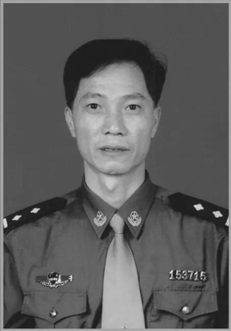 哀悼！东莞一民警在追逃途中因公牺牲！