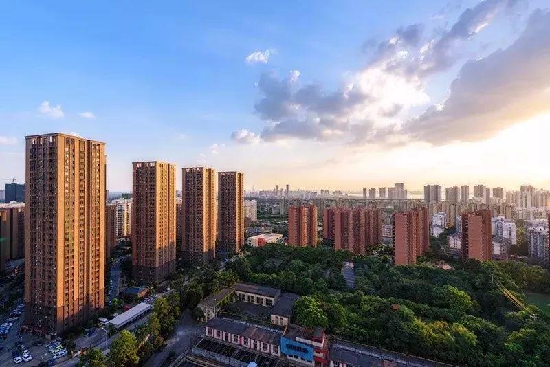 东莞32镇街最新房价！215个在售楼盘价格曝光！最便宜的…