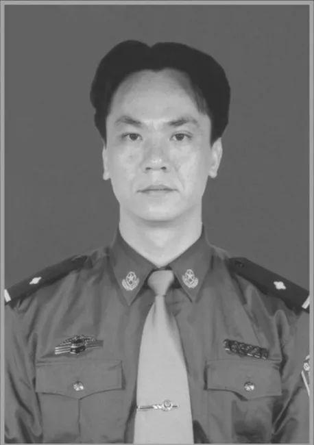哀悼！东莞一民警在追逃途中因公牺牲！