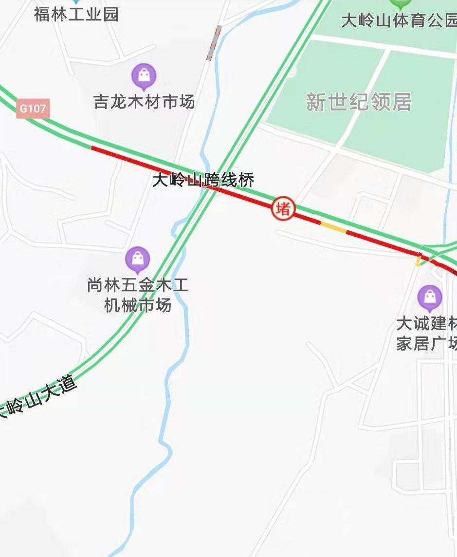 突发，大货车被“巨无霸”压坏，东莞这些路堵住了！请注意绕行！
