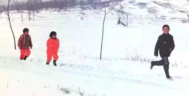 0年前，过年走亲戚老照片！满满回忆，你还记得多少？"