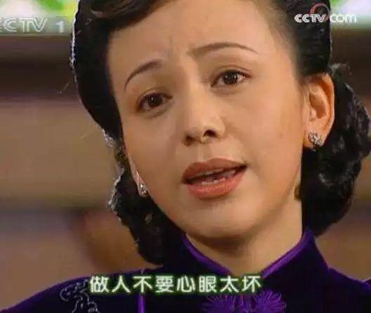 恶心！只因不下楼取餐，外卖员冲餐盒狂吐口水！
