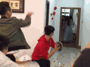 参加完婚礼后！东莞女生凌晨怒诉：“打死我也不当伴娘了！”
