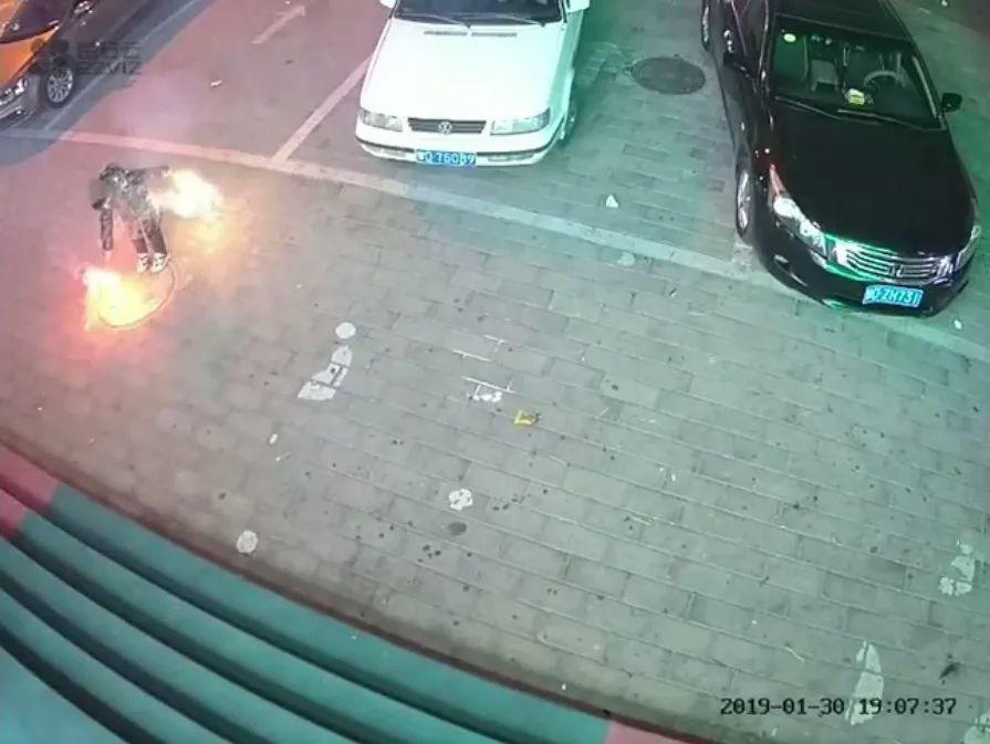今天, 各地家长群炸锅了, 都在转这个视频! 太可怕! 各位家长一定要看看