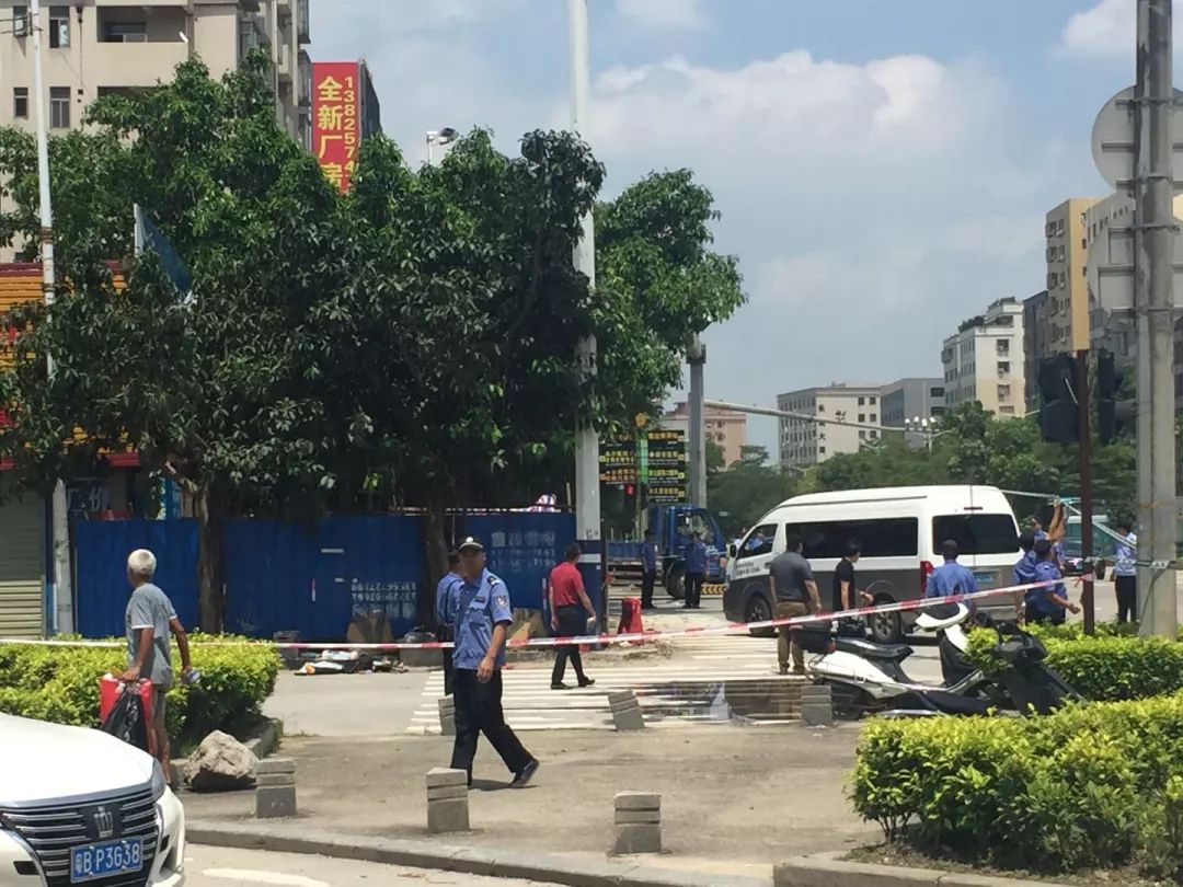 哭了！东莞掉入下水道的3岁女童找到了...