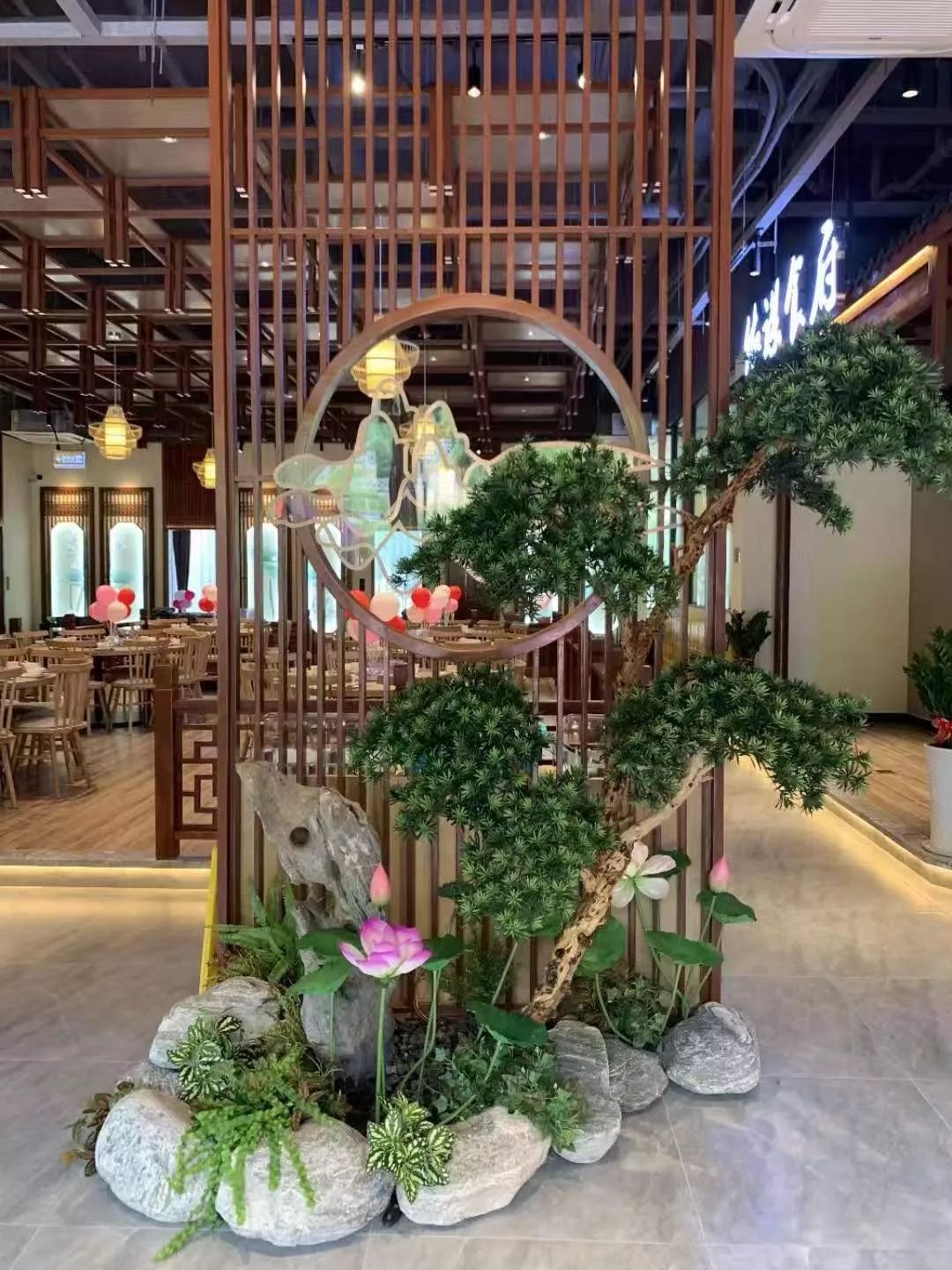 00瓶啤酒福利大放送！59元抢购原价1089元的【依谋食府】超值烧烤4人餐，烤生蚝•烤鲫鱼•烤串"
