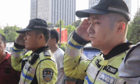 痛！24岁辅警被撞牺牲！肇事司机事发前做了一个动作…