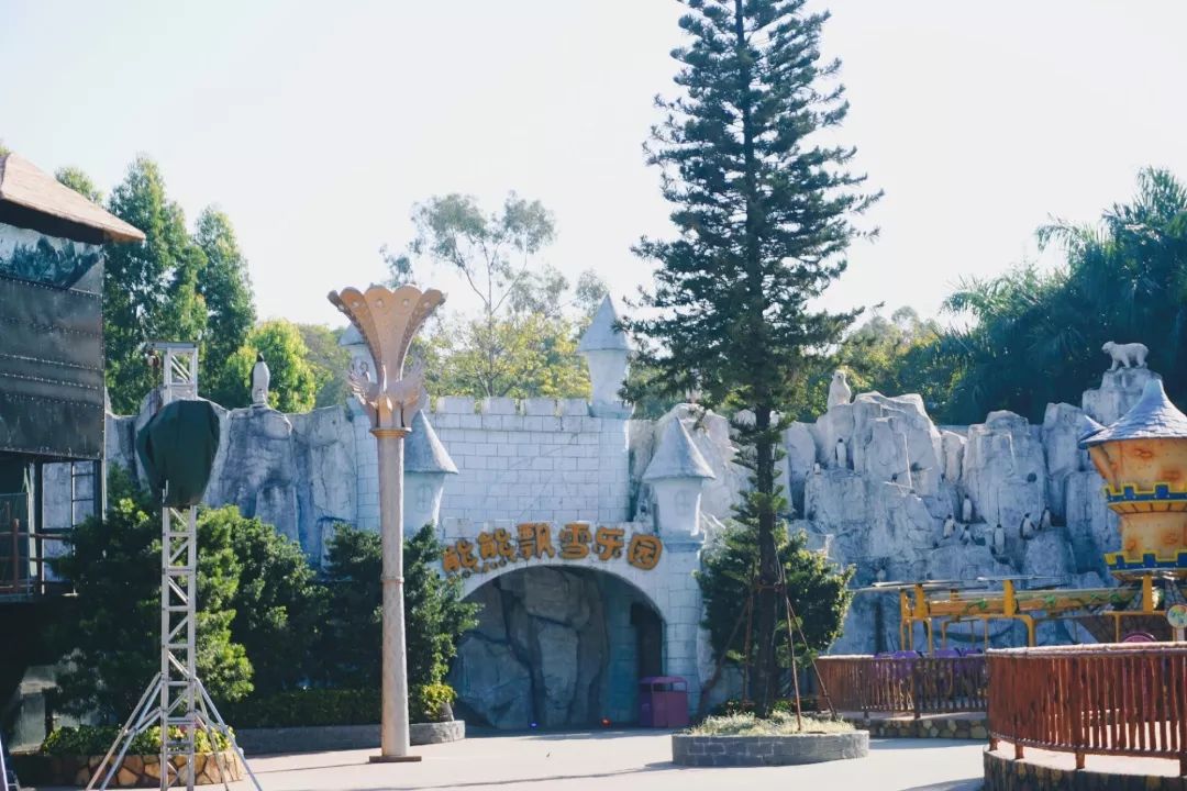放大招啦！99元抢隐贤山庄家庭套票，2大2小畅玩六大主题！3D玻璃桥+动物园+3D花海...