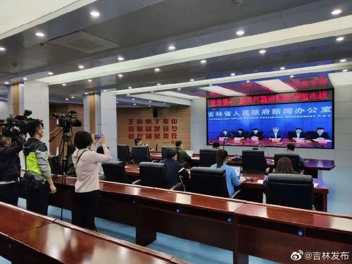 这里宣布全面进入战时状态！260人隔离！钟南山：现在正是非常困难的时候