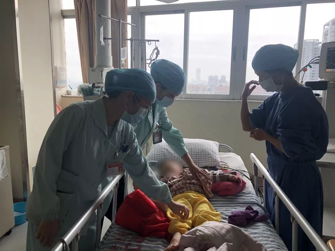 痛心！东莞又一名儿童坠楼！经抢救无效身亡！