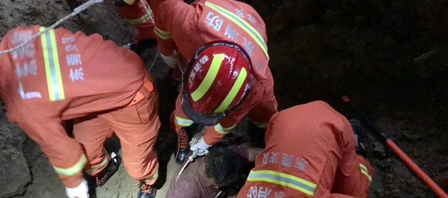 东莞一工地突然塌方！现场施工人员被埋……