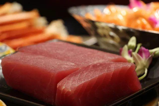 饕餮盛宴！东莞五星级酒店豪华自助餐超低价，把商家吃亏本了！