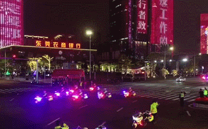 转发点赞！东莞英雄回来了！全城亮灯，第一张图就戳中泪点