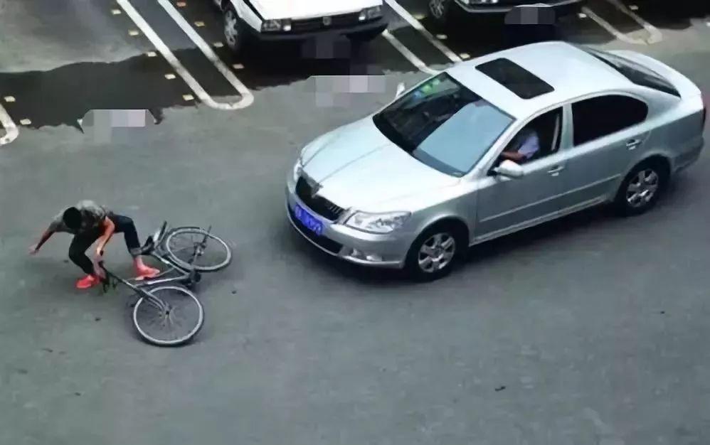 东莞司机注意！新型碰瓷刚上线！已有车主被讹1.3万！