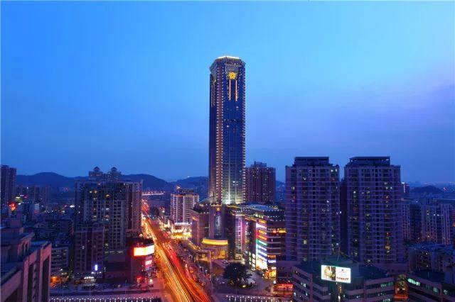 五星自助餐！168元抢3人美思威尔顿酒店日料自助餐！各式各样刺身、花样寿司、美味铁板烧、现烤牛扒····（周末节假日通用）