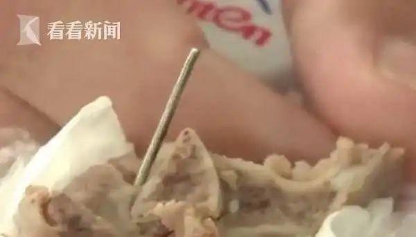 煲汤猪骨里吃出针头 屠宰场：属正常范围！