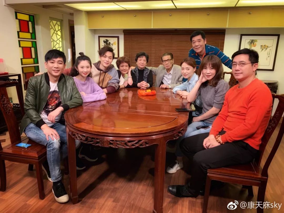 广东人从小看到大的肥仔，“康天庥”真的结婚了！老婆是……
