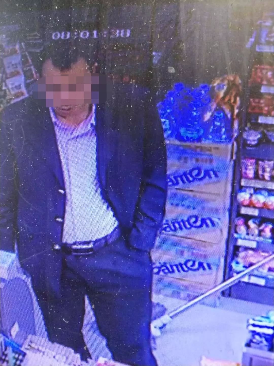 曝光！东莞多家商店遭受“鬼手换真假钞”，监控记录全过程！