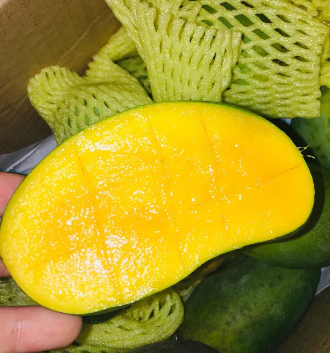9.9超划算！越南青皮甜心芒黄金果肉！细嫩爽滑，回购率99%~"