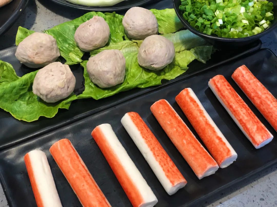 一天一头牛，新鲜不隔夜！108元享上引鲜切牛肉自助火锅四人餐！