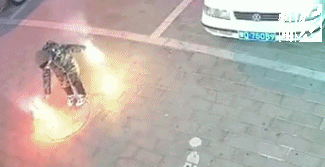 轻轻一点，男孩亲手把自己炸进ICU…东莞家长要当心！